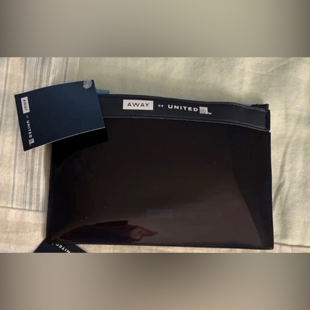 NIP United Airlines Away Business Class Amenity Kit Case Sunday Riley